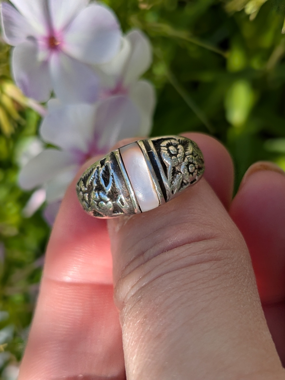 Vintage Sterling Silver Floral Ring with Mother of Pearl Inlay